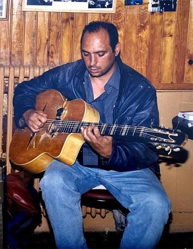 Serge Krief à la guitare